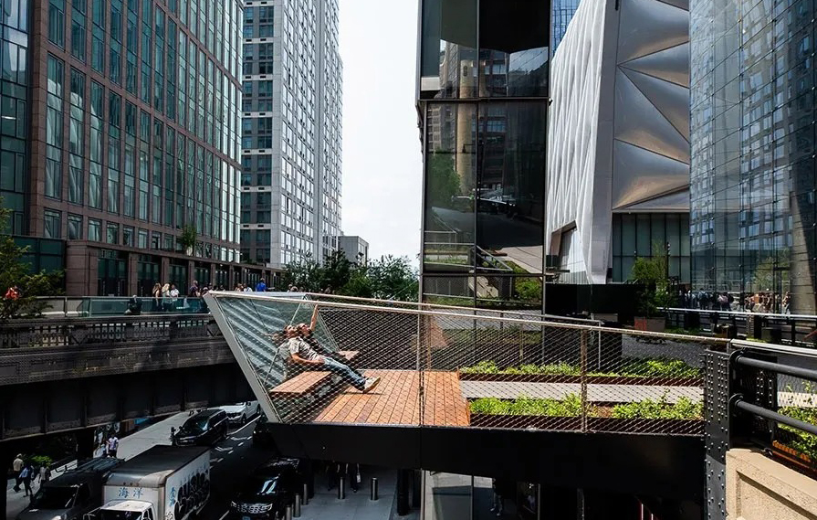 紐約高線公園：廢棄高架變身城市舞臺